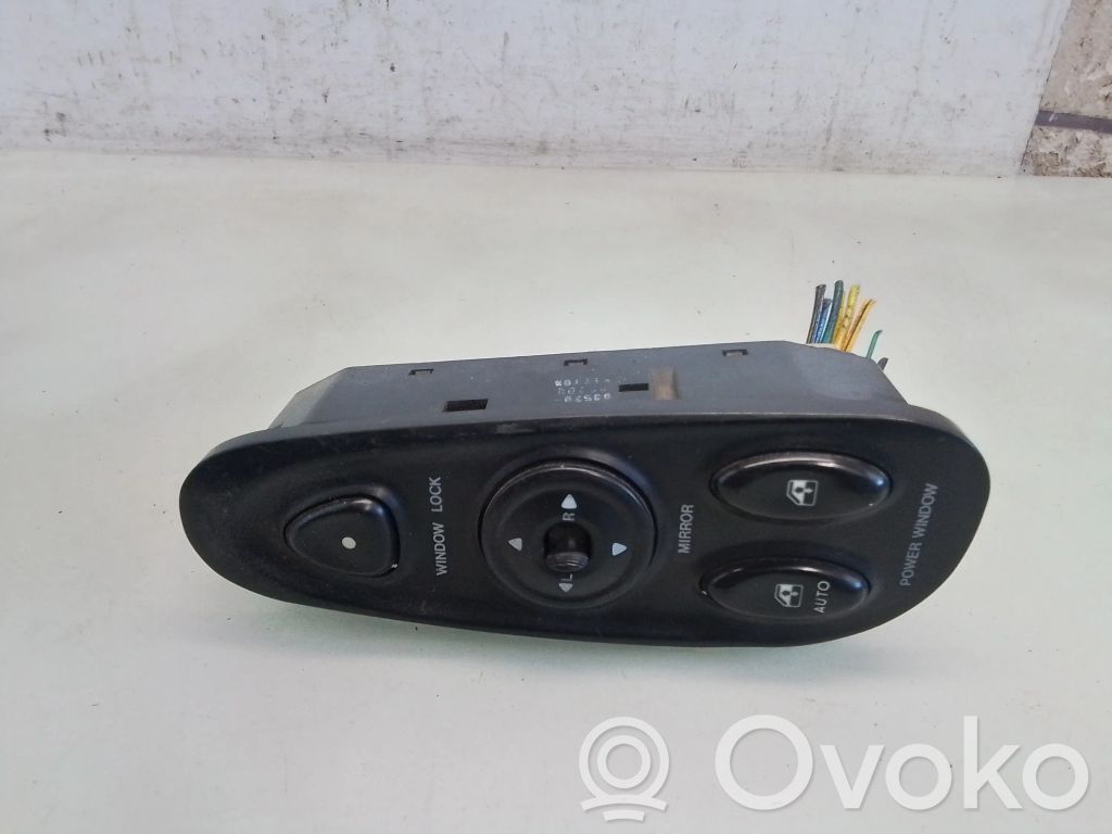 Hyundai Coupe Electric window control switch 