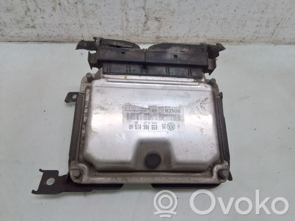 Volkswagen Golf IV Engine control unit/module 
