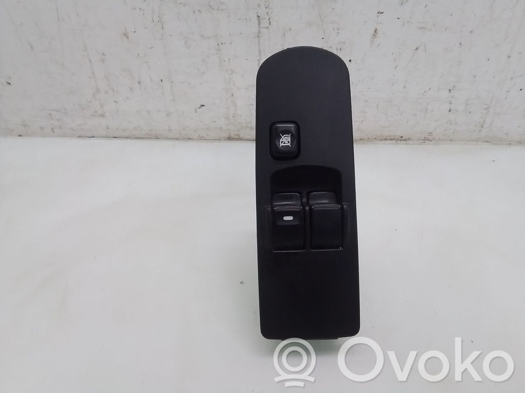 Mitsubishi Colt Electric window control switch 