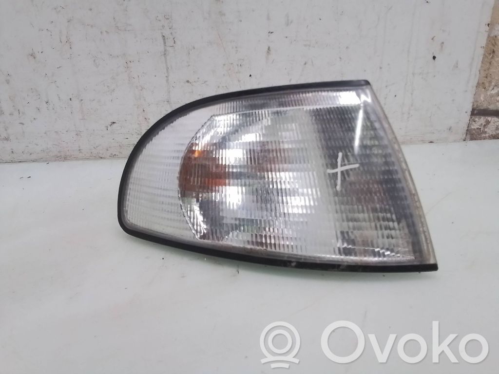 Audi A4 S4 B5 8D Etusuuntavilkku 
