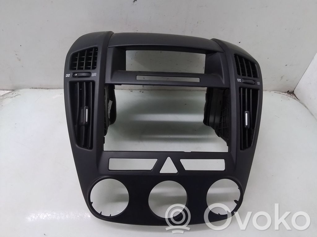 KIA Ceed Radio/GPS head unit trim 