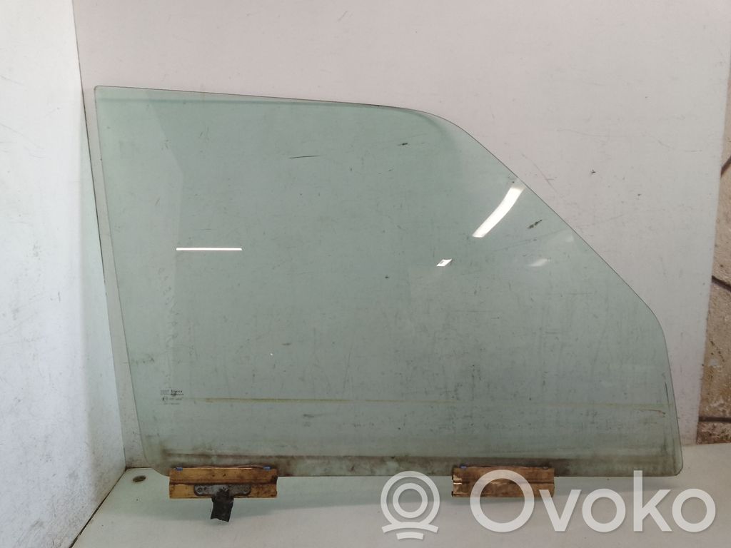 Land Rover Range Rover P38A Front door window glass four-door 