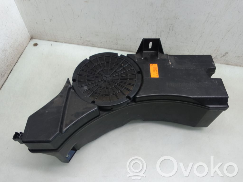Mercedes-Benz E W212 Subwoofer 