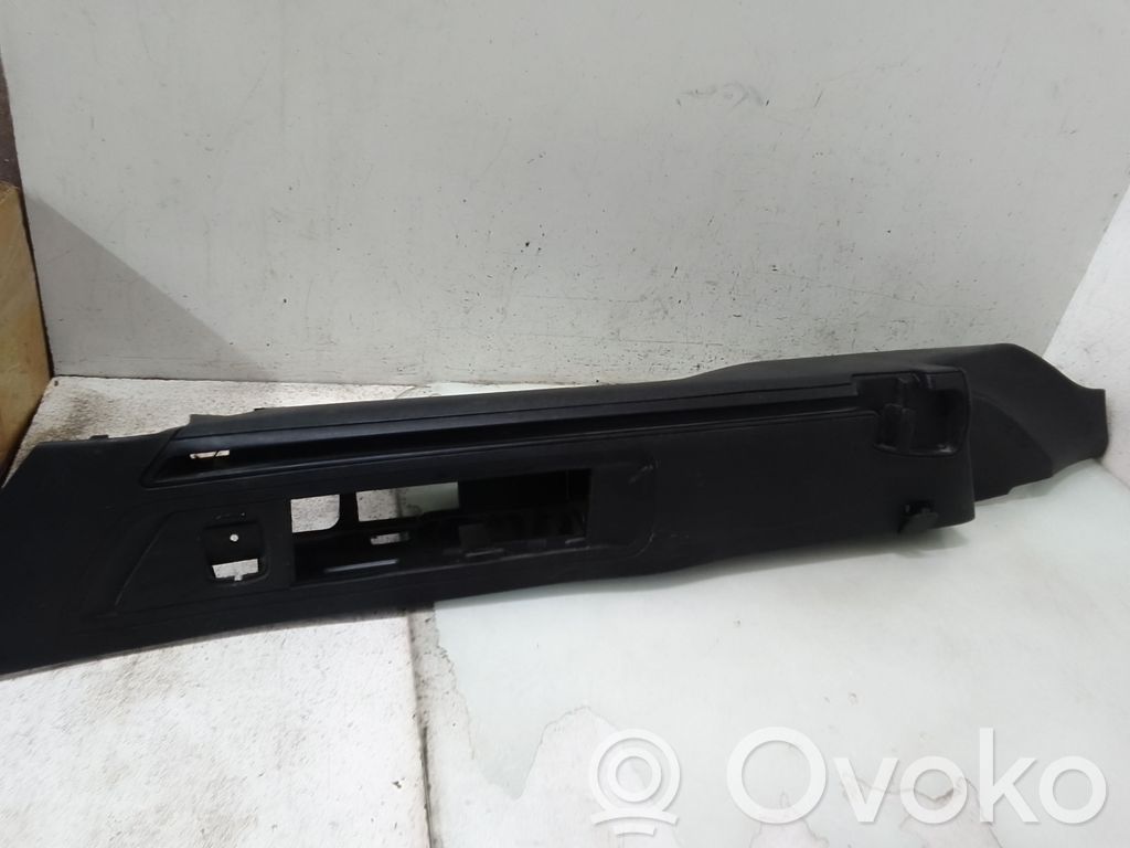 Citroen C5 (D) pillar trim (bottom) 