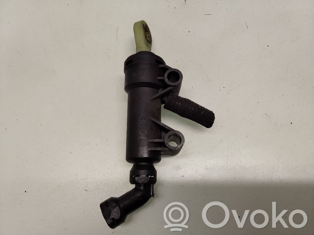 BMW 5 E60 E61 Kytkimen pääsylinteri 