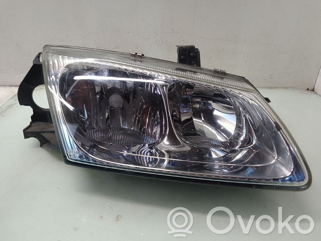 Nissan Almera N16 Lampa przednia 