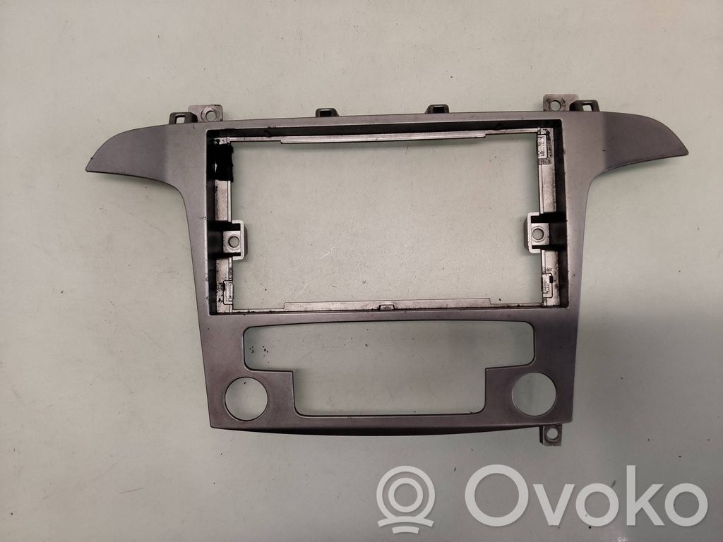 Ford S-MAX Radio/GPS head unit trim 