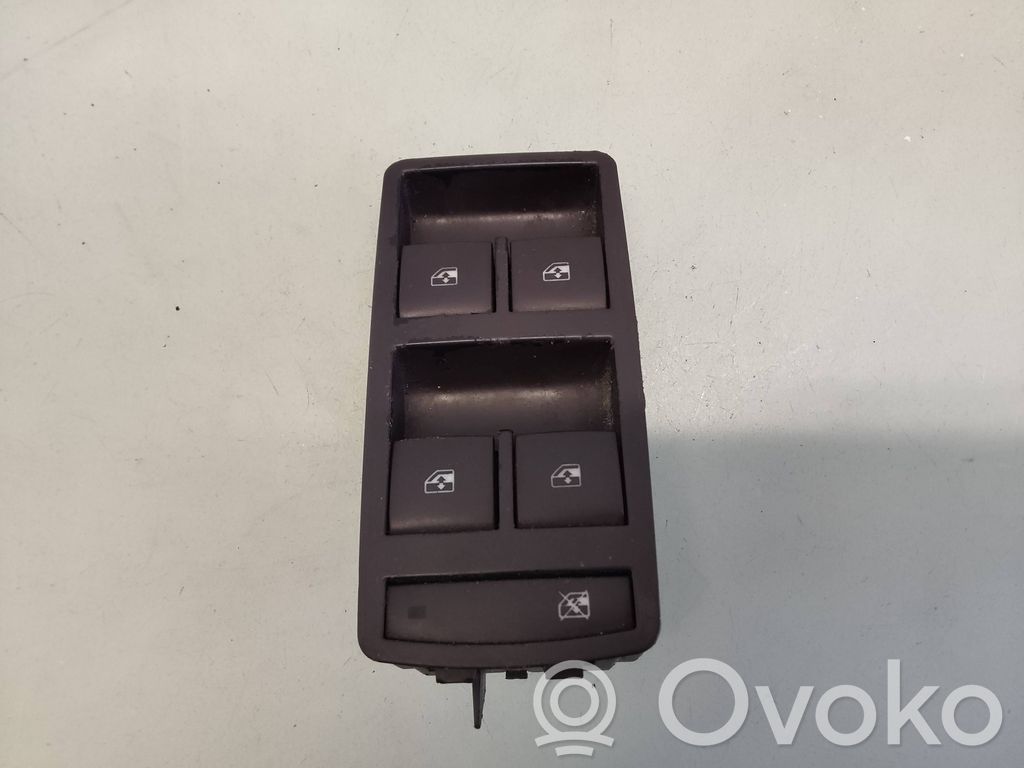 Opel Insignia A Electric window control switch 