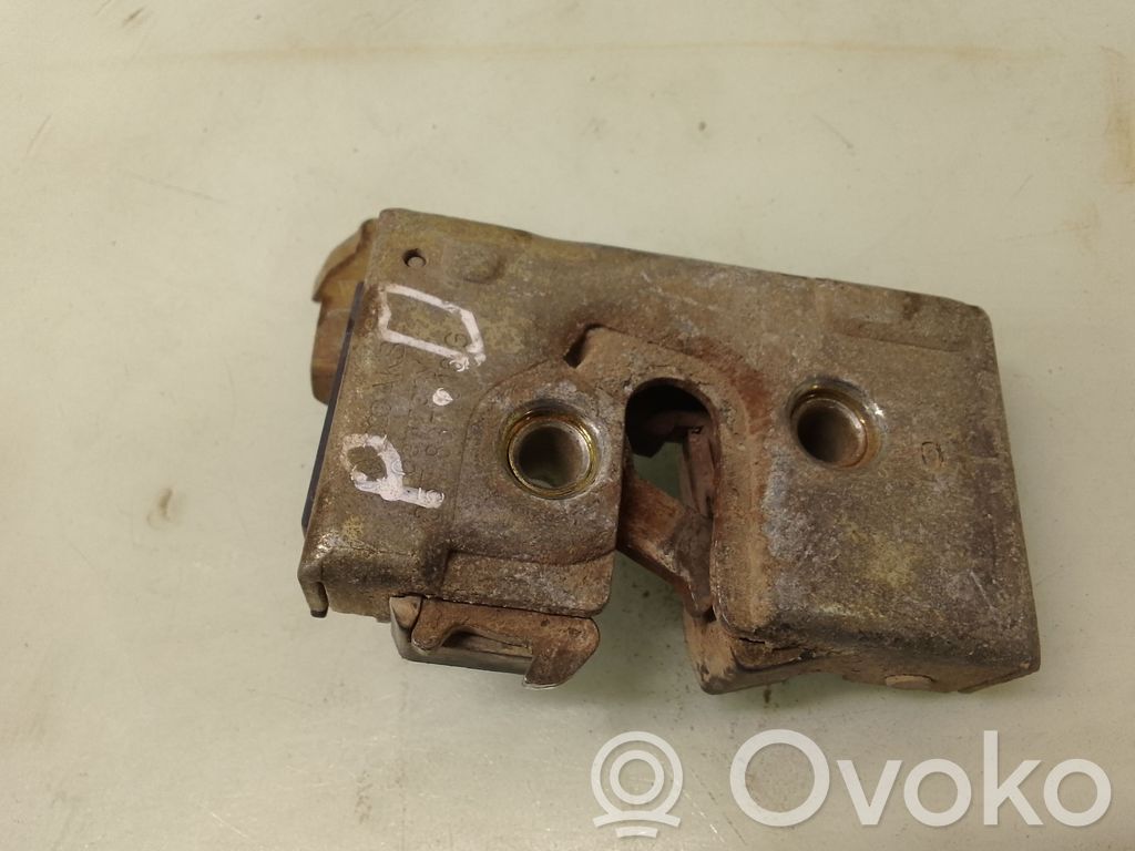 Volkswagen PASSAT B4 Serrure de porte avant