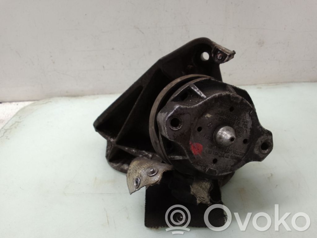 Audi A8 S8 D2 4D Moottorin kiinnikekorvake 