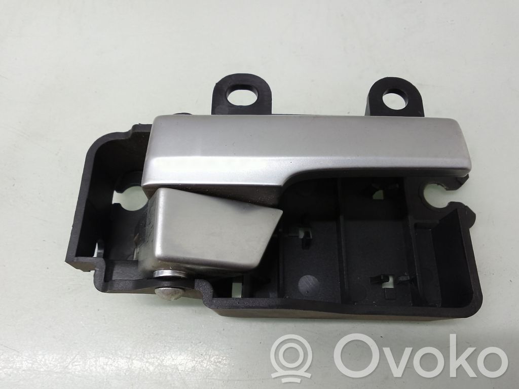 Manecilla interna puerta trasera   3M51R22600