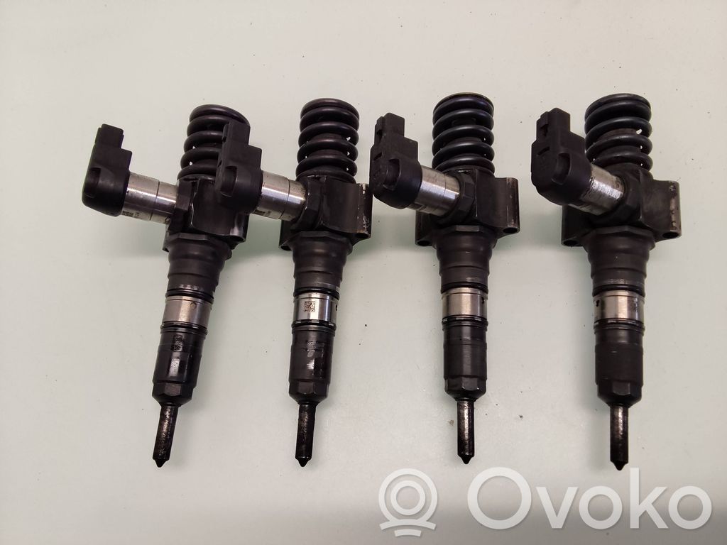 Volkswagen PASSAT B6 Inyector de combustible 