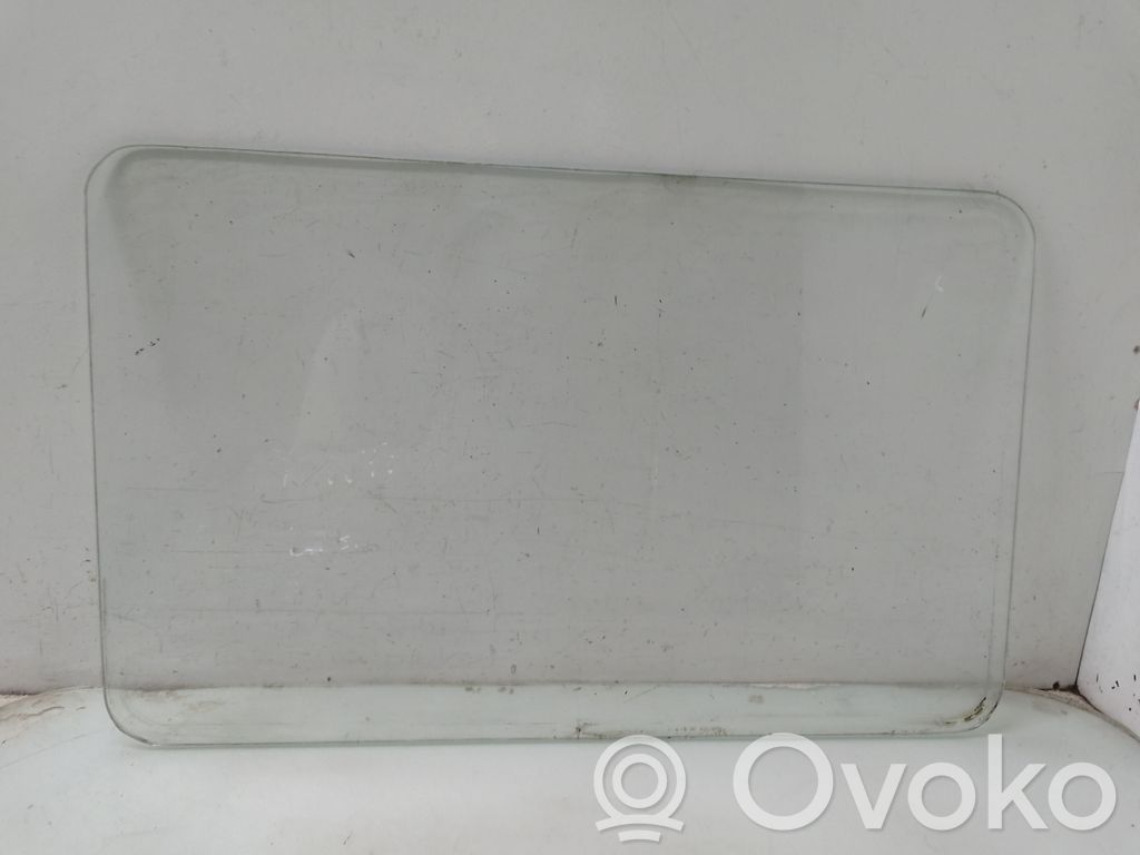 Lada Niva Geam lateral spate 