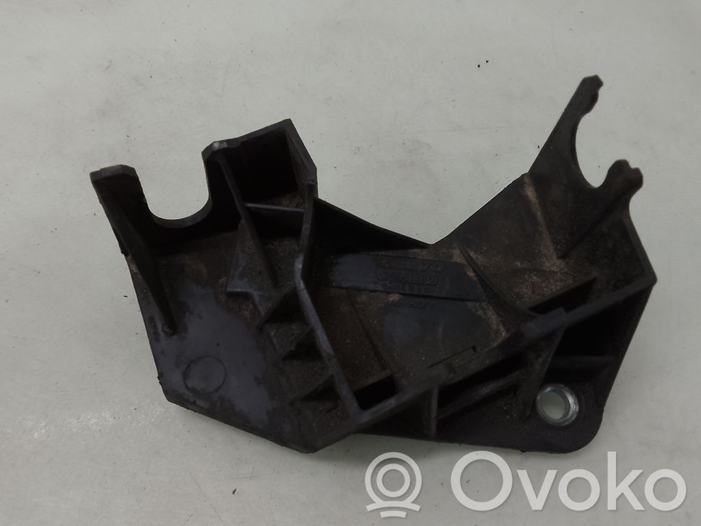 Volvo V50 Gear shift cable bracket 