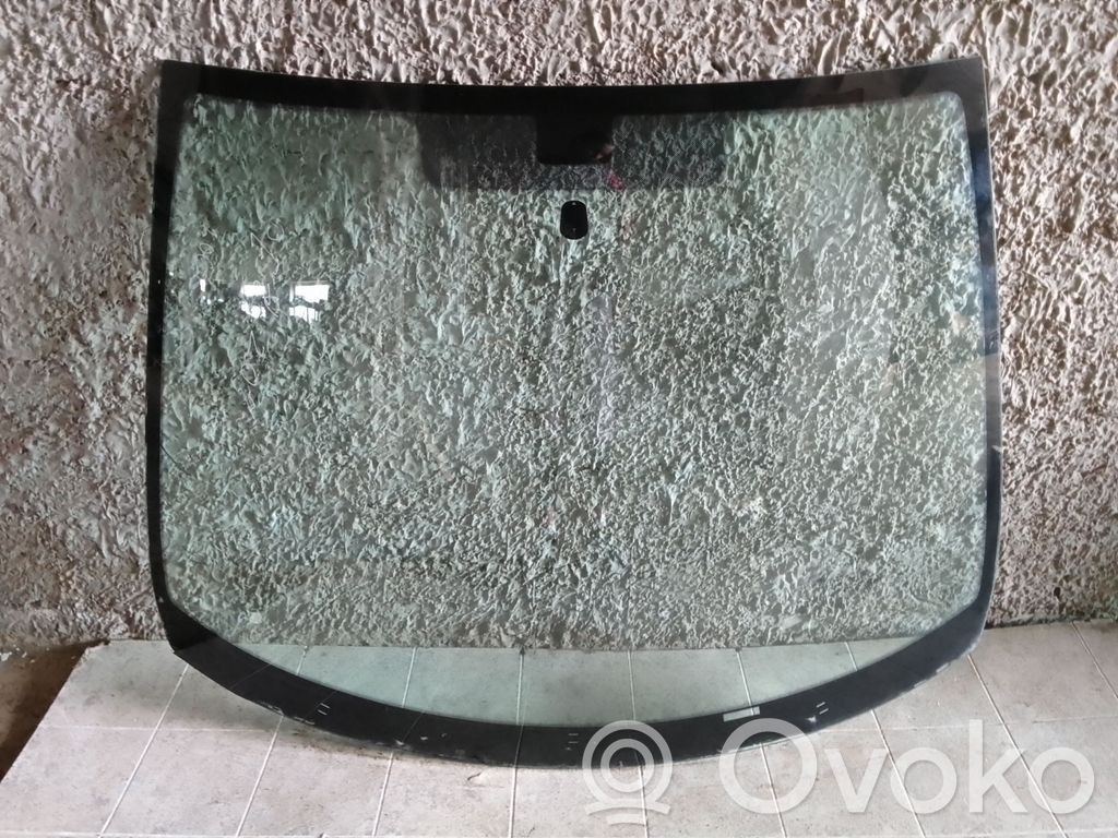 Peugeot 207 Front windscreen/windshield window 
