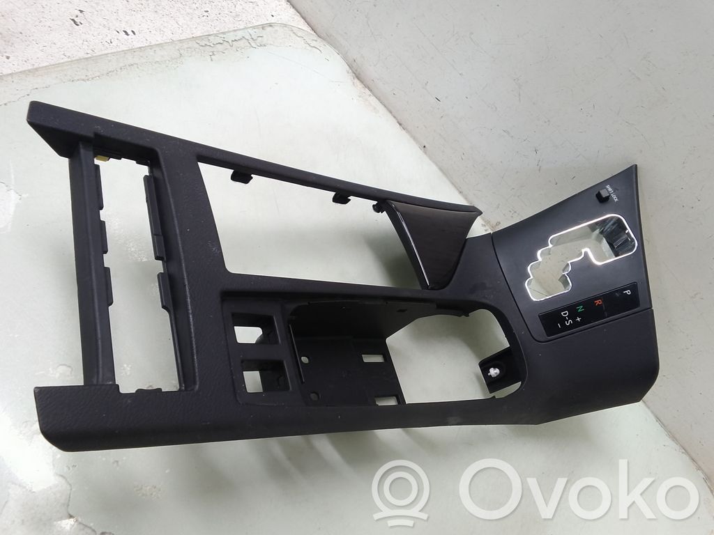 Lexus RX 450H Altri elementi della console centrale (tunnel) 