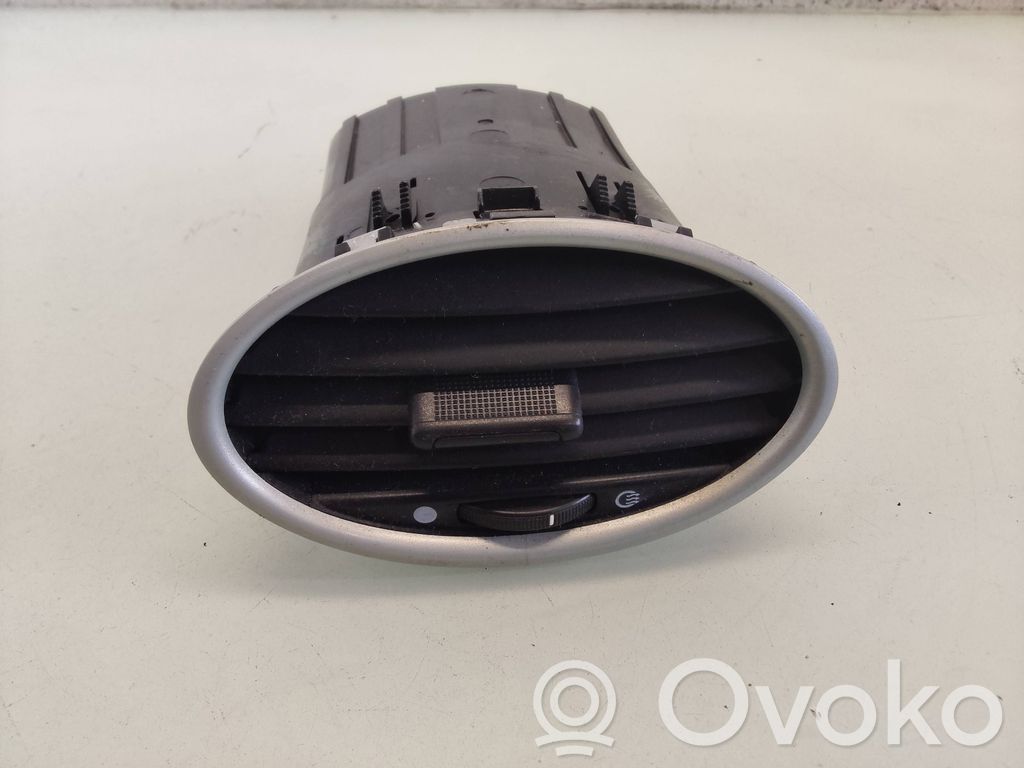 Ford Focus Copertura griglia di ventilazione laterale cruscotto