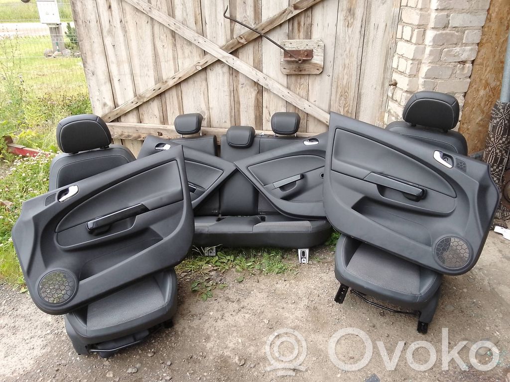 Set scaune și tapițerii uși