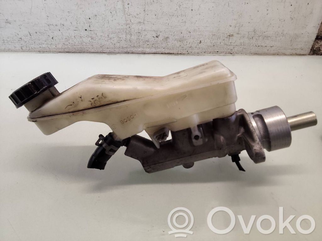 Toyota Corolla Verso E121 Pääjarrusylinteri 