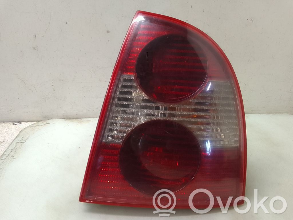 Volkswagen PASSAT B5.5 Lampa tylna 