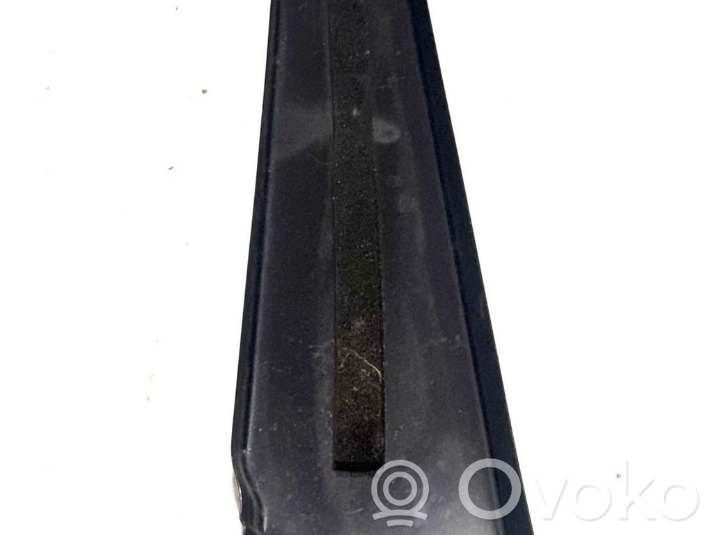 Audi A8 S8 D3 4E B-pilarin verhoilu (yläosa) 