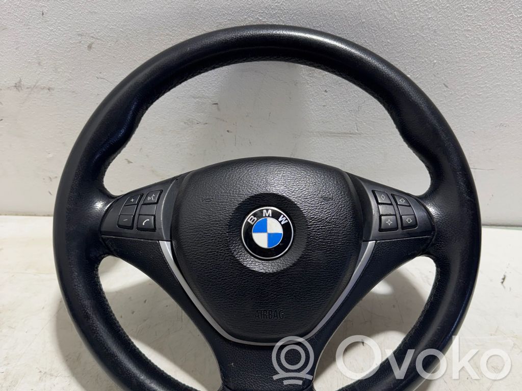 Steering wheel   305724910