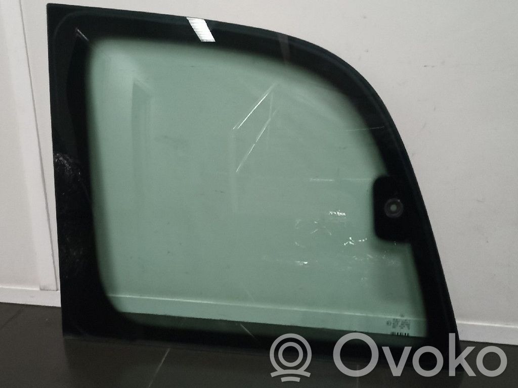 Mercedes-Benz Vaneo W414 Aizmugurējais virsbūves sānu stikls 