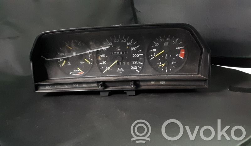Mercedes-Benz 190 W201 Speedometer (instrument cluster) 