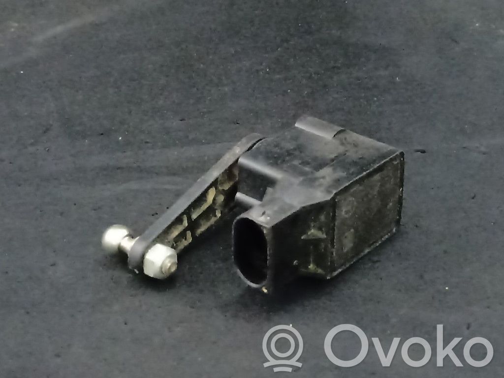 Mercedes-Benz CLS C219 Headlight level adjustment motor 