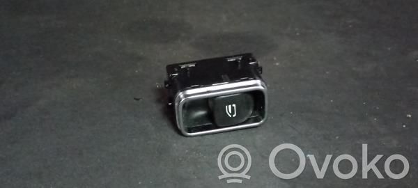 Mercedes-Benz CLA C118 X118 Electric window control switch 