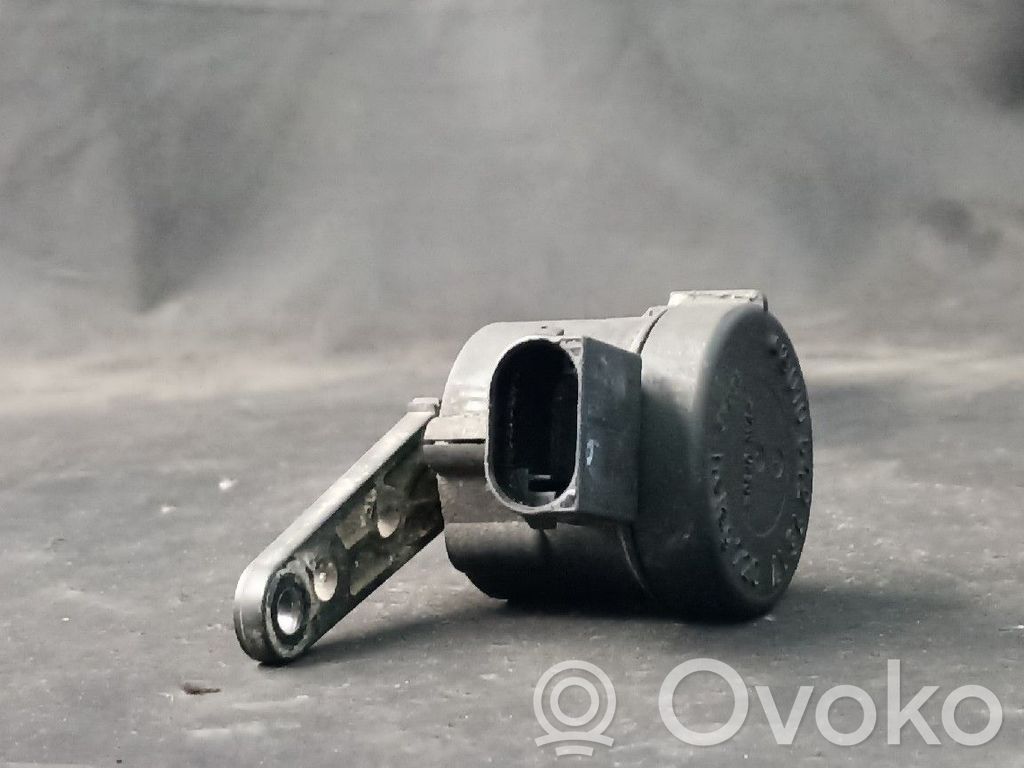 Mercedes-Benz E W210 Headlight level adjustment motor 