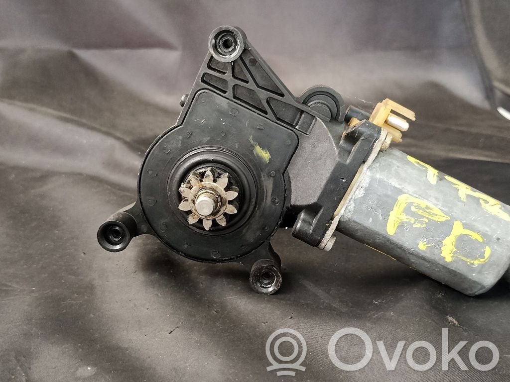 Mercedes-Benz E W210 Silnik regulatora szyby drzwi przednich 