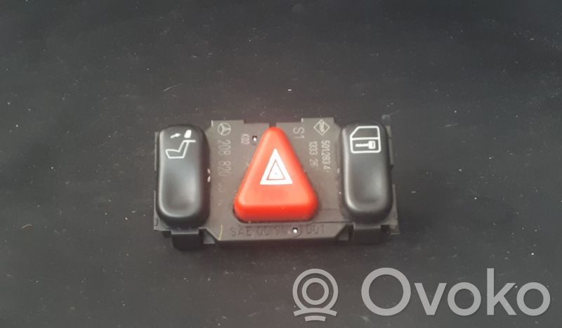 Botón interruptor de luz de peligro   2088200310,A2088200310