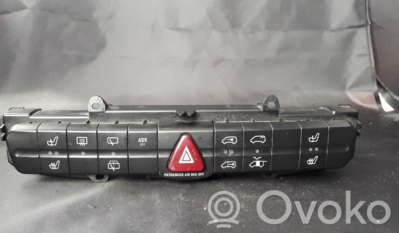 Mercedes-Benz Vito Viano W639 Przycisk świateł awaryjnych 