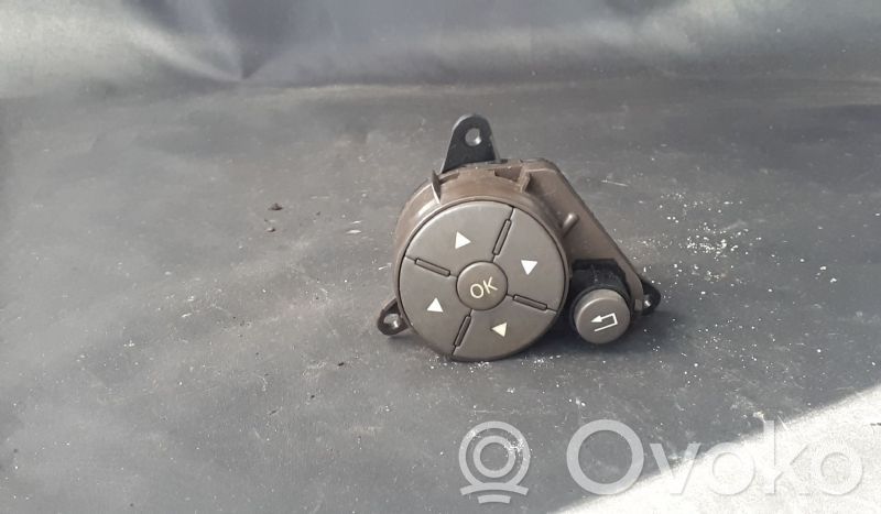 Mercedes-Benz C W204 Steering wheel buttons/switches 