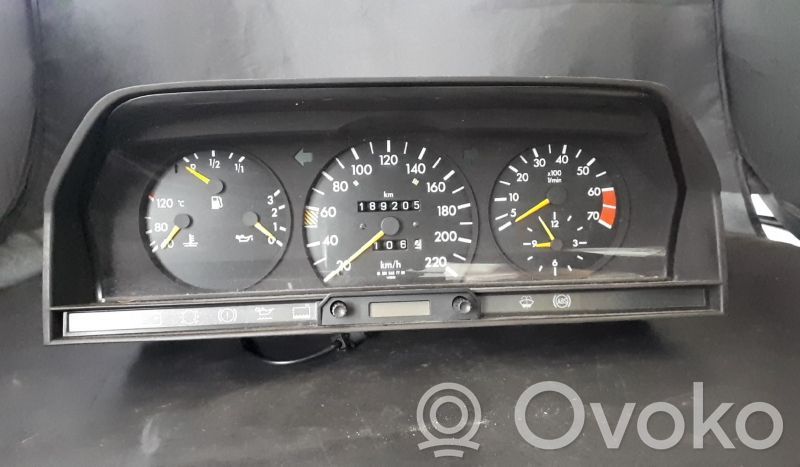 Mercedes-Benz 190 W201 Speedometer (instrument cluster) 