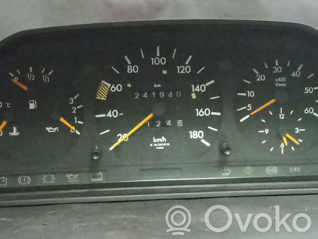 Mercedes-Benz E W124 Speedometer (instrument cluster) 
