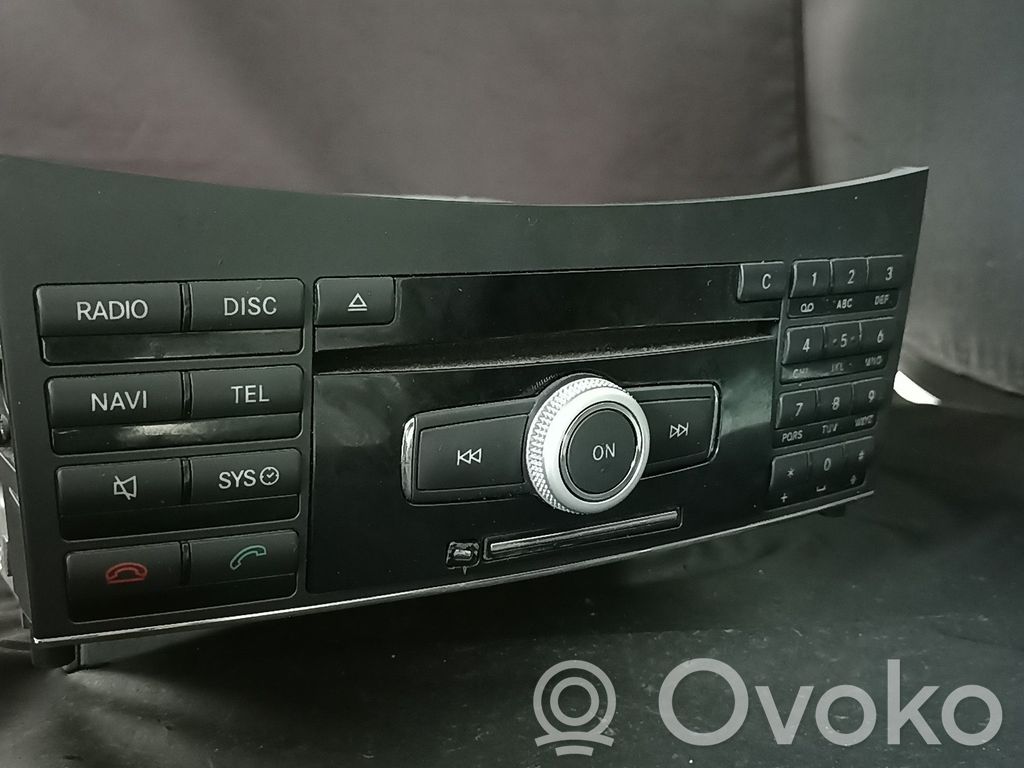 Mercedes-Benz E W212 Panel / Radioodtwarzacz CD/DVD/GPS 