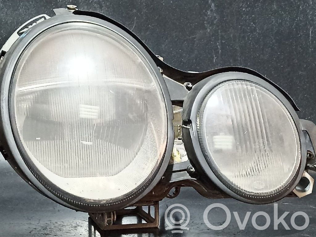 Scheinwerfer   2108202261,A2108202261,DIREITO