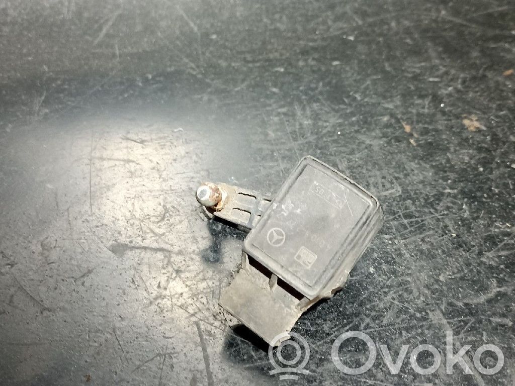Mercedes-Benz E W211 Headlight level adjustment motor 