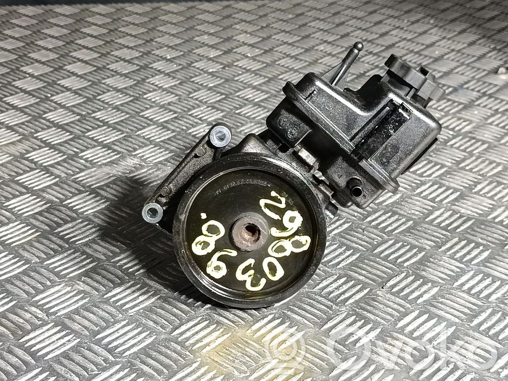 Mercedes-Benz Sprinter W906 Ohjaustehostimen pumppu 