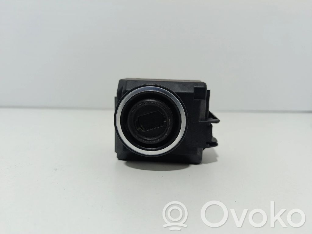 Mercedes-Benz E W212 Engine start stop button switch 