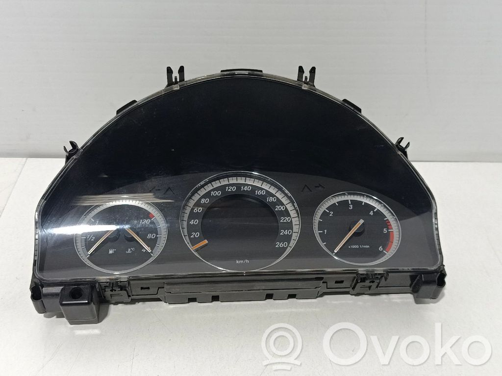 Mercedes-Benz C W204 Vitezometru (grup de instrumente) 