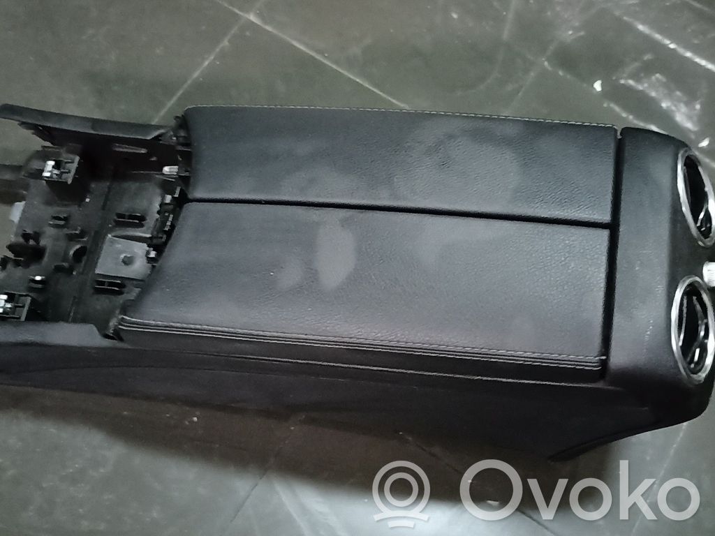 Mercedes-Benz C W205 Podłokietnik tunelu środkowego 