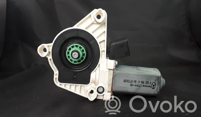 Mercedes-Benz C W205 Silnik regulatora szyby drzwi przednich 