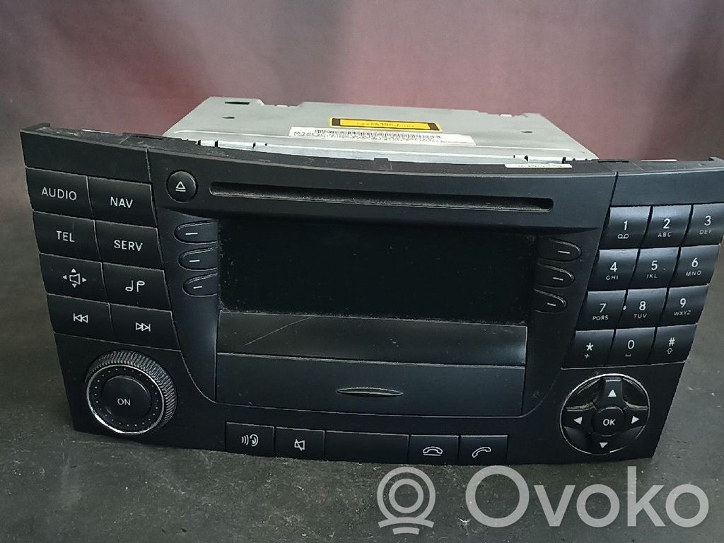 Mercedes-Benz E W211 Panel / Radioodtwarzacz CD/DVD/GPS 