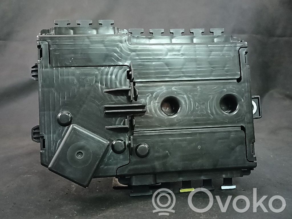 Mercedes-Benz C W205 SAM control unit 