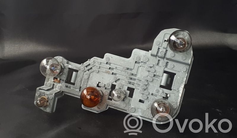 Mercedes-Benz C W204 Cubierta del soporte de la lámpara de la luz trasera 