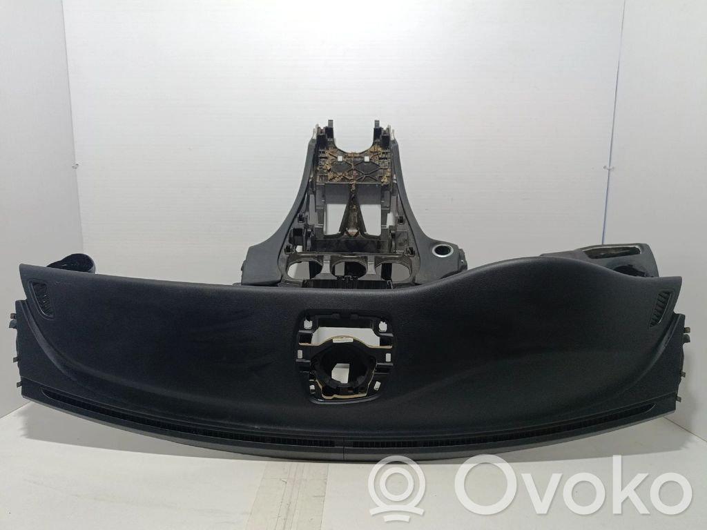 Mercedes-Benz C W205 Panel de instrumentos 
