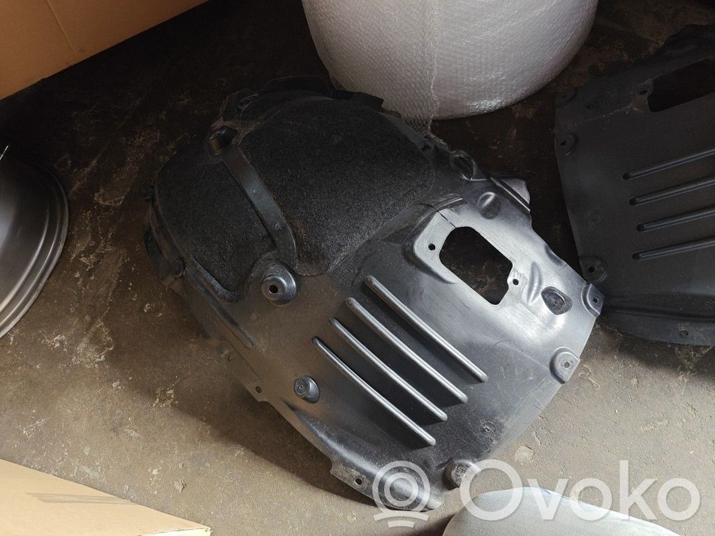 BMW 7 G70 Nadkole przednie 